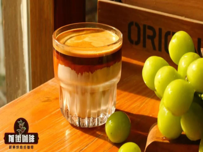 แฟลตไวท์มีแบบเย็นไหม? เมล็ดกาแฟแฟลตไวท์เลือกยังไง? flat white แปลว่าอะไร? อเมริกาโน่เย็นคือลาเต้ที่ฟองนมบางใช่ไหม?
