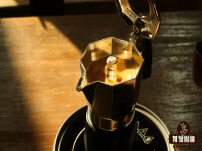 ข้อดีข้อเสียของการทำกาแฟดำด้วยหม้อ Moka | หม้อ Moka ใช้เวลาต้มกาแฟนานเท่าไหร่? การชงกาแฟด้วยหม้อ Moka ปลอดภัยไหม? แนะนำเมล็ดกาแฟ Single Origin ที่เหมาะกับหม้อ Moka